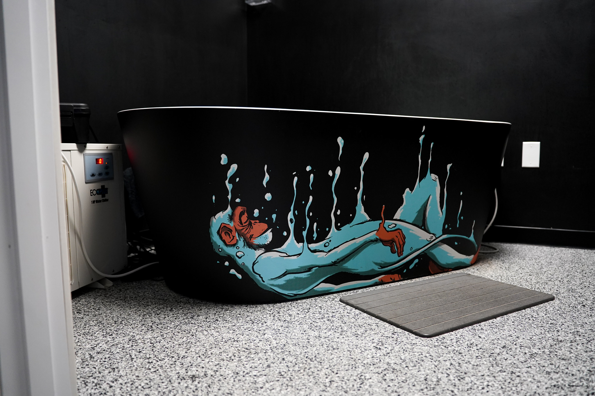 District 507 cold plunge tub